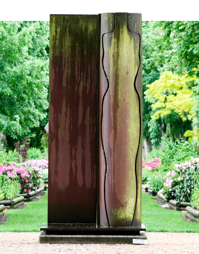 Oeuvre en acier de Manuel Torres dans laquelle le corps d'une femme est détourée.