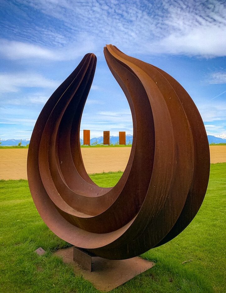 Sculpture d'Herbert Mehler en acier corten.