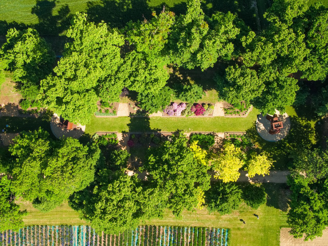 Vue aérienne du jardin de Muni du Château de Vullierens.
