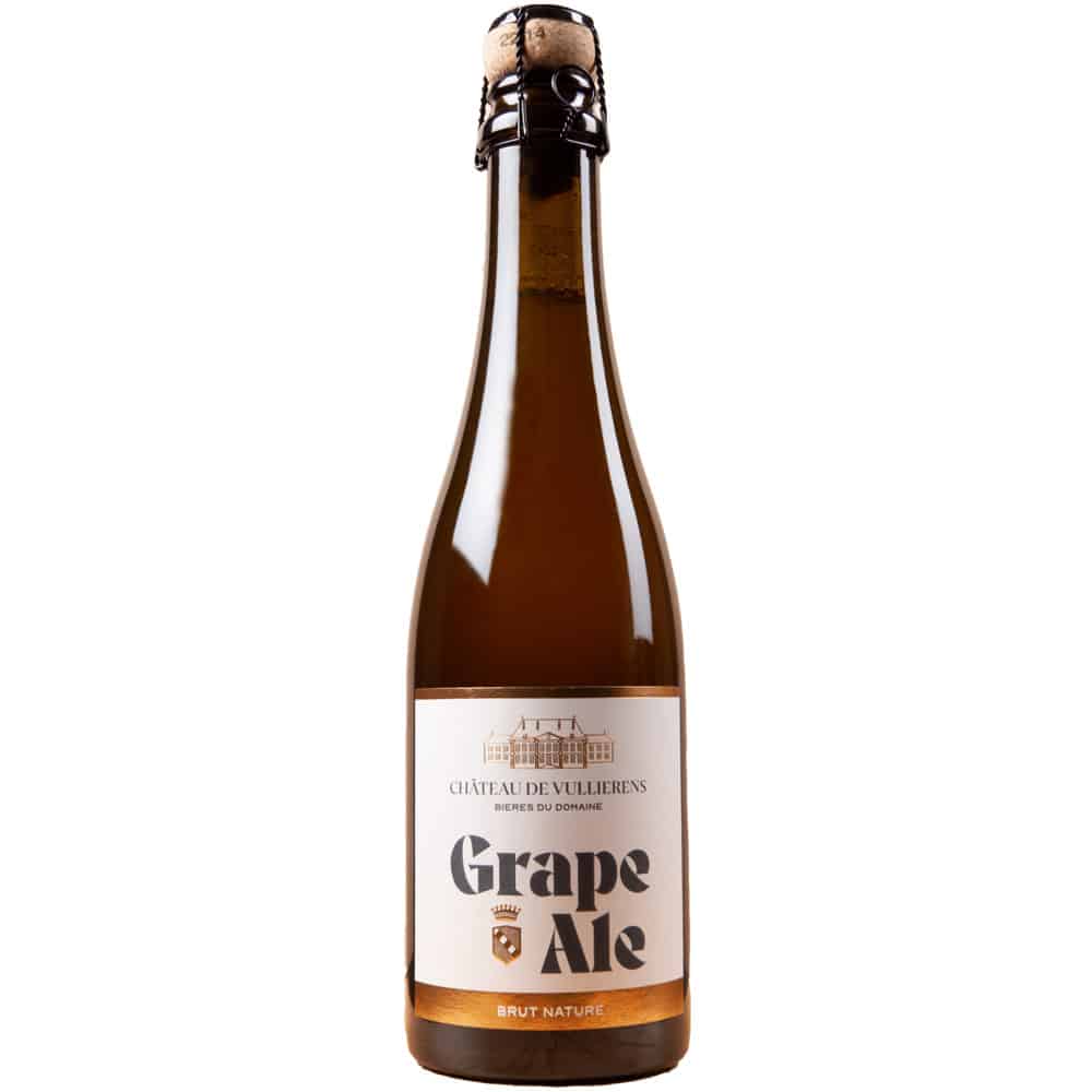 Flasche Garanoir-Rotwein vom Château de Vullierens. Flasche Grape Ale-Bier (Chasselas-Most) vom Château de Vullierens.